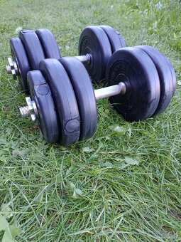 Dvě jednoručky činky - 2