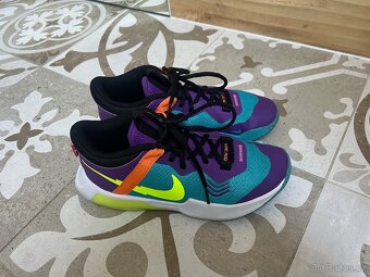 Vynikající tenisky na basketball NIKE, vel. 38 - 2