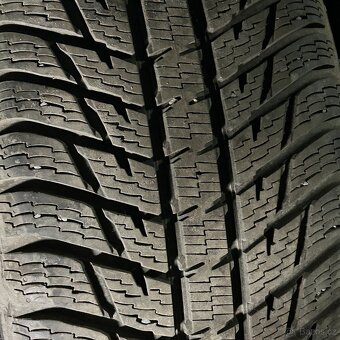 Zimní pneu 255/55 R19 111V XL Nokian 7mm - 2