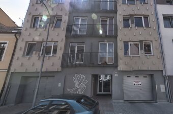 Pronájem parkovacího stání v ulici B.Smetany - 2