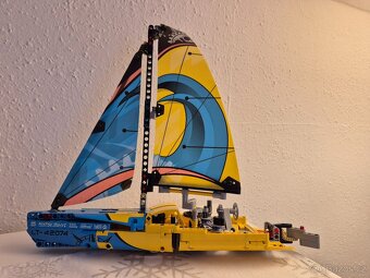 LEGO Technic 42074 Závodní jachta - 2