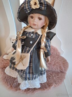 Porcelánová panenka 29 cm - 2