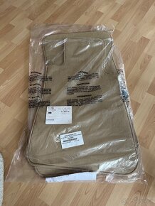 Mercedes W107 nové koberce - 2