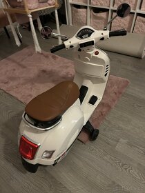 Dětská elektromotorka Vespa - 2