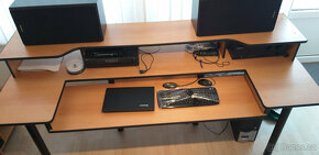 herní stůl - pro klávesy,PC,reproduktory - 2