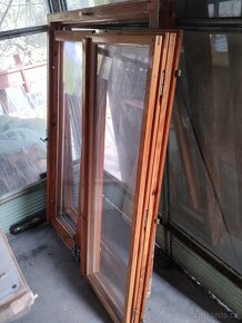 Dvě dřevěná okna 98 x 138 cm - 2