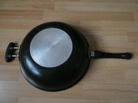 Pánev wok - 2