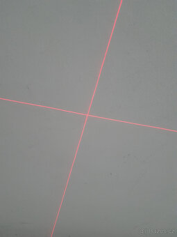 Bosch GLL 3-80 Křížový laser - 2