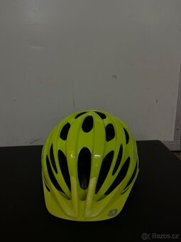 Cyklistická helma Giro Register – žlutá, lehká, nastavitelná - 2