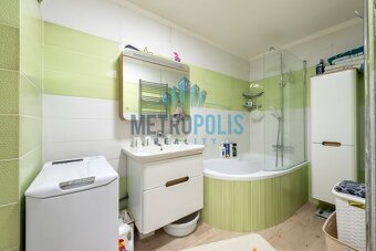 Prodej světlého bytu 3+1 s lodžií – 81 m², Praha – Horní Měc - 2