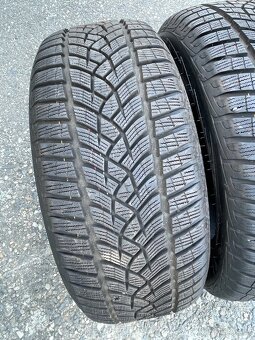 Zimní pneu 225/55r16 - 2