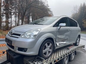 Toyota Corolla Verso 1.8-95 kw-automat-náhradní díly - 2