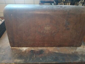 Starý šicí stroj PFAFF - 2