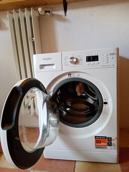 pračka Whirlpool s předním plněním - 2