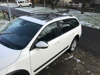 Octavia 3 Scout 2.00 TDi 135 kw 2013 dsg - 2