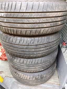 pneumatiky Bridgestone turanza 215/60/17. vzorek 5 mm. - 2