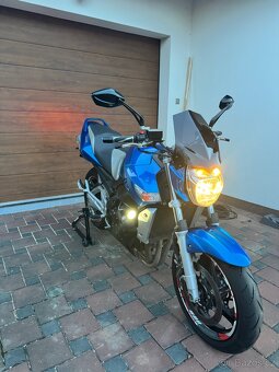 Suzuki gsr 600 - 2