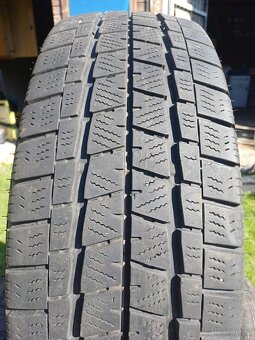 Prodám sadu zimních pneu 215/65R16C Falken - 2