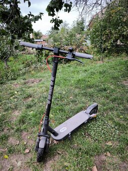 Elektrická koloběžka Xiaomi Electric Scooter 5 Pro GL černá - 2