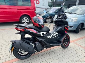 Aprilia SR GT 125 - 2