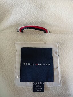 Dívčí zimní bunda Tommy Hilfiger - 2