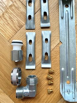 kování Úhelníky spojky trysky kolílnko - montážní sada - 2