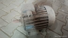 Elektromotor 1.5kW 950ot patkový - 2