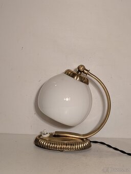 pěkná stará mosazná lampa, lampička, bílé stínidlo - 2