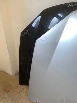 VW Golf 5, kapota - 2