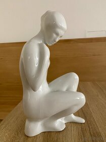Keramická soška ženy Royal Dux - 2