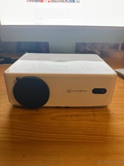 Projektor Vankyo Leisure 570B - 2