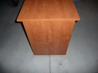 Psací stůl se šuplaty - 2