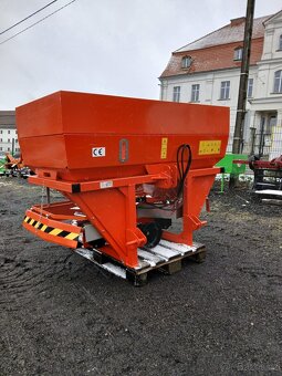 Rozmetadlo písku soli 1000 l - 2