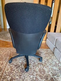 Kvalitní kancelářská židle RIM - 2