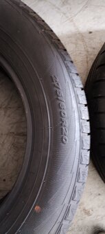 275/60 R20 - 2