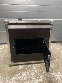 Thon L-Rack 10U Service Hatch - 2