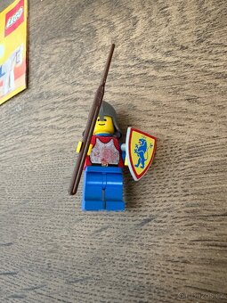 Lego 6016 Castle Knights arsenal - 2