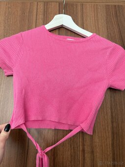 Dámský croptop se šňůrkou na zavázáni - 2