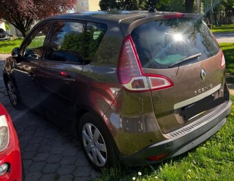 Rozprodám Renault Scenic 2.0 benzín 103kw 2010 - 2