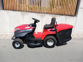 Prodám zahradní traktor Castelgarden XDC 140 - 2