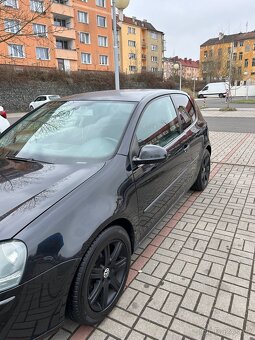 prodám golf 5 2.0tdi 103kw stk jeste 7 měsíců 253000km - 2