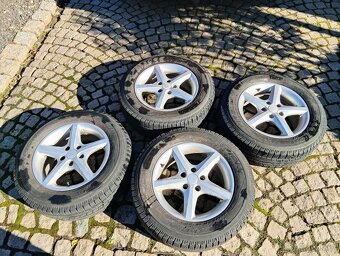 Prodám zimní Alu kola 215/65R16 - 2