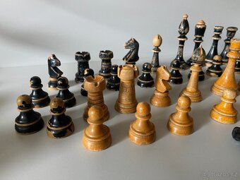 šachy staré dřevěné šachy stará hra šach figurky dřevo - 2