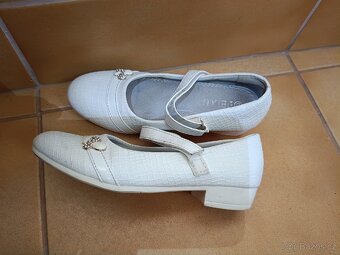 Dívčí sváteční boty 33 - 2