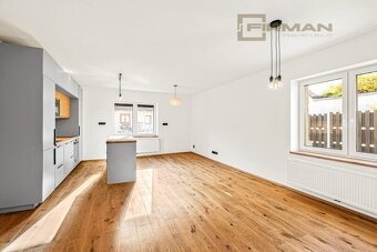 Prodej nadstandardního bytu 2kk + pracovna s parkovacím míst - 2