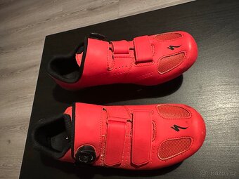 Tretry Specialized Road vel. 43 - 2