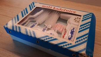 Malá kadeřnice, retro plastová hračka - 2