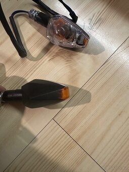 Čiré Blinkry na žárovku - 2