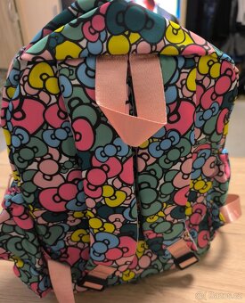 Úžasný batůžek Hello Kitty čtyřdílný set - 2
