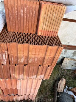 Cihly Heluz 44 Family - 2